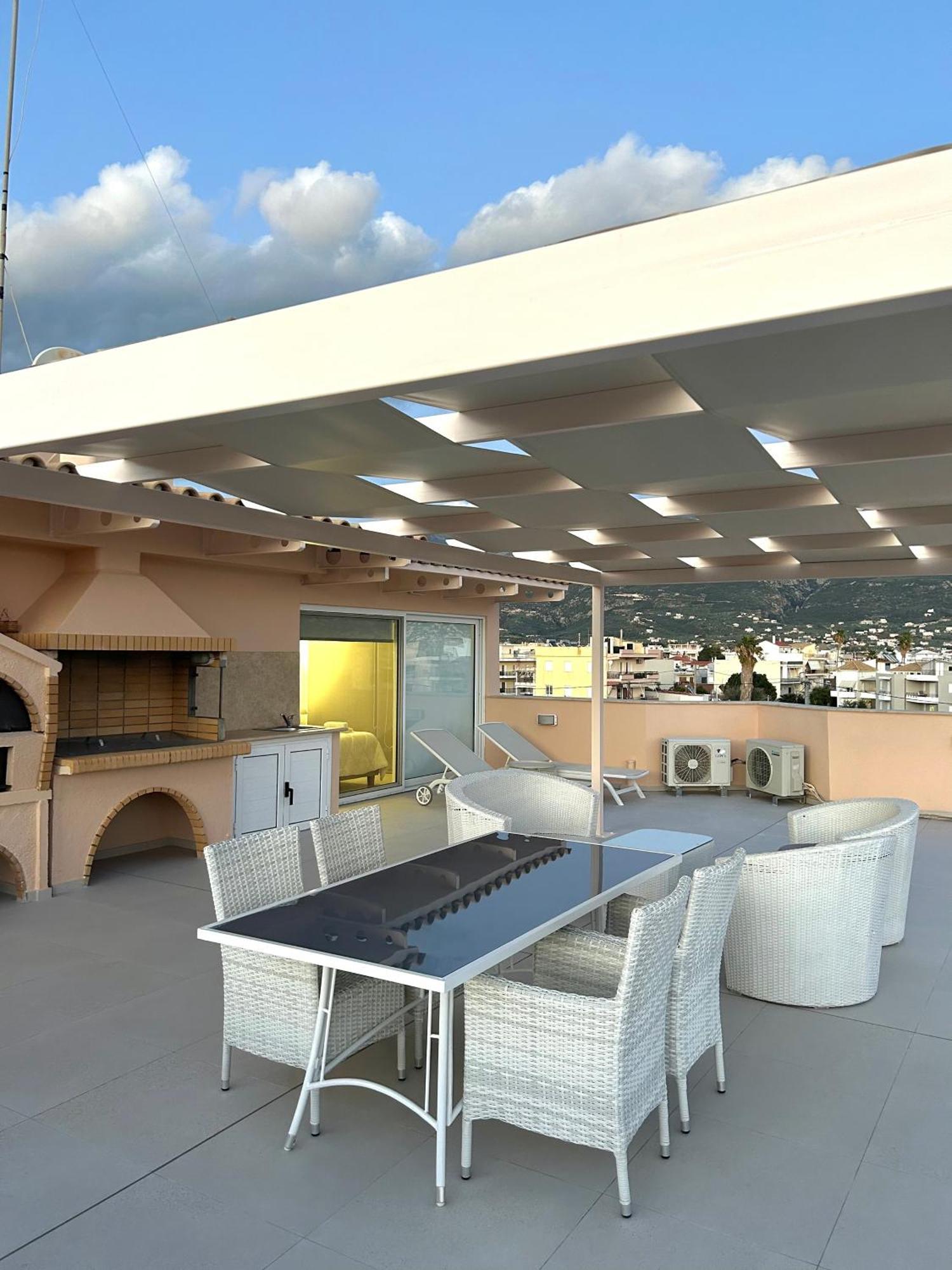 Sia'S View Apartment Kalamata Bagian luar foto